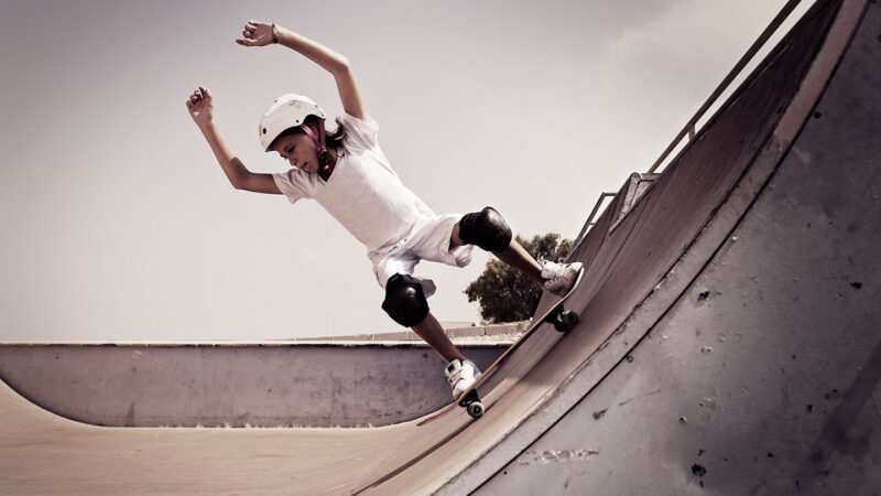 Math reveals how skateboarders can ramp up their half-pipe power