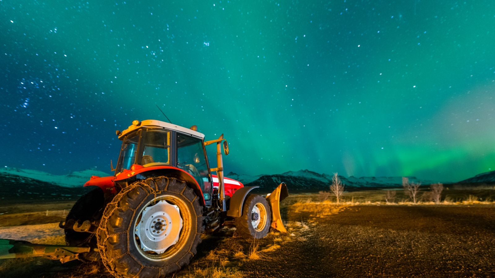 'Like they were demon possessed': Geomagnetic super storms are causing tractors to dance from side to side across US farms — and the sun is to blame