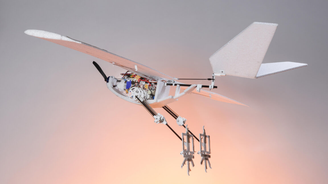 New drone has legs for landing gear, enabling efficient launches