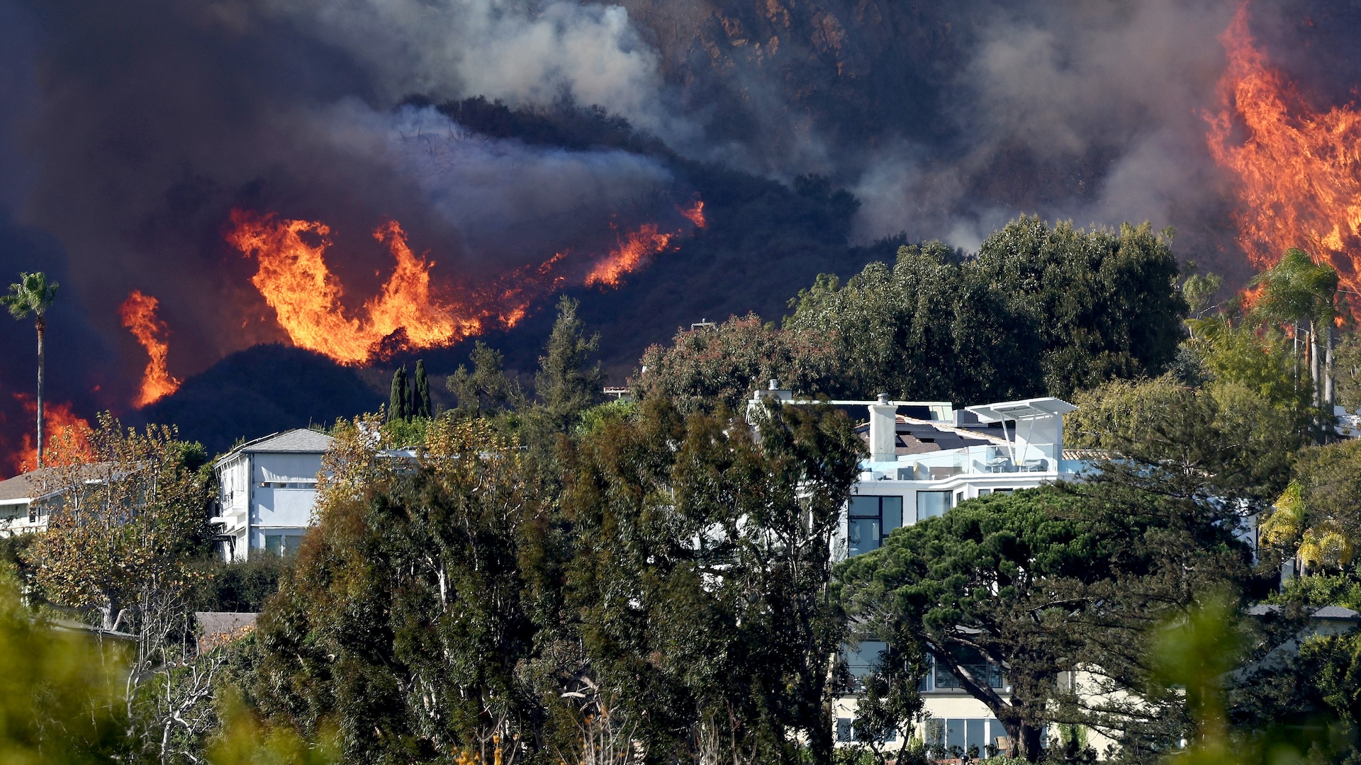 Stark 'drought' maps reveal just why wildfires have blazed through Los Angeles