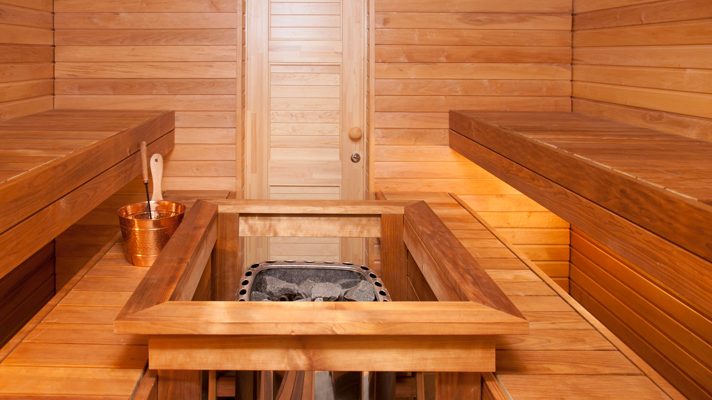 Woman hospitalized with heat stroke after using sauna for 45 minutes