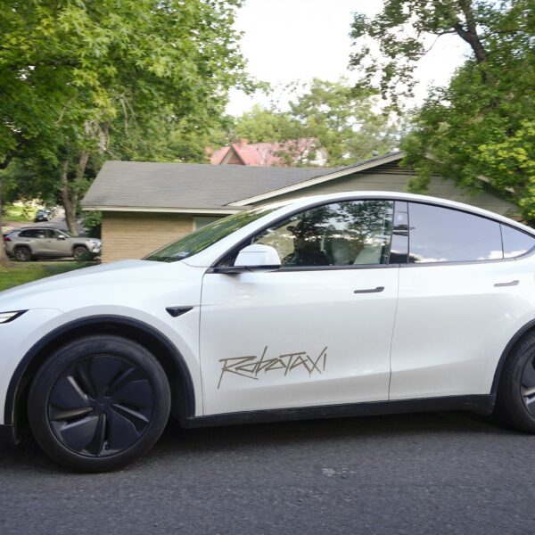 Tesla Robotaxi Smoke Mirrors Tmggvn