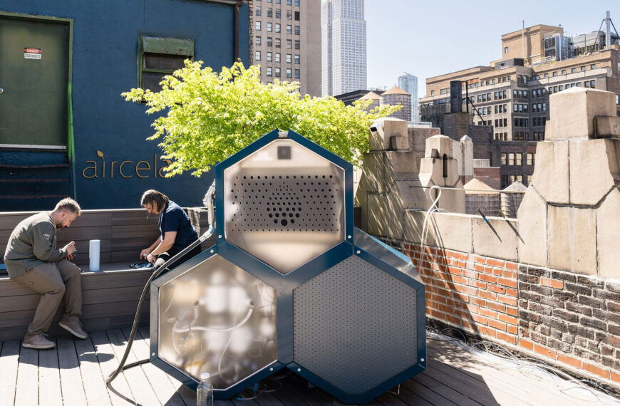 Intriguing New Machine Turns Air Into Gasoline You Can Put Straight Into Your Car