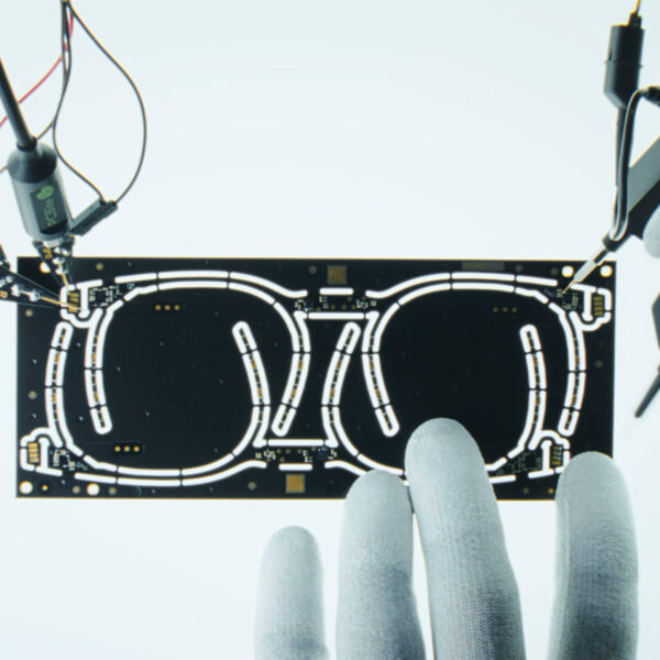 Instant Bifocals: New Glasses Can Change Their Prescription on the Fly Depending on What You’re Looking At 