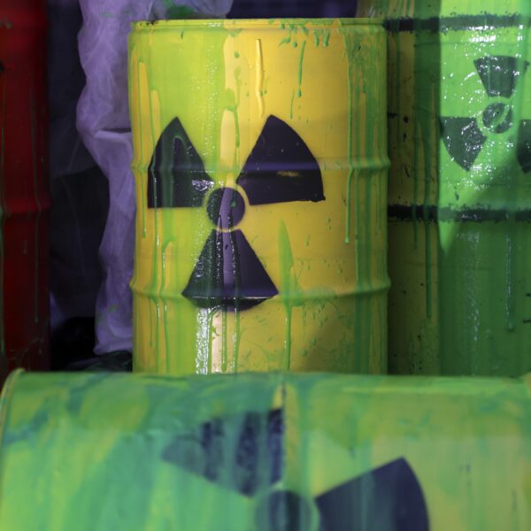 US Government Seeking Volunteers to Store Nuclear Sludge