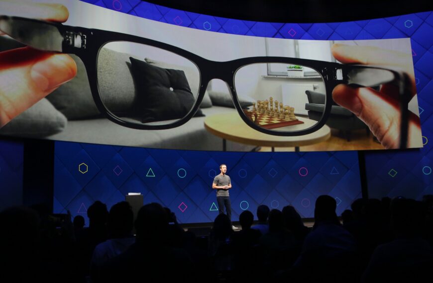 Meta Adding Facial Recognition to Its Smart Glasses That Identifies People in Real Time, Hoping the Public Is Too Distracted by Political Turmoil to Care