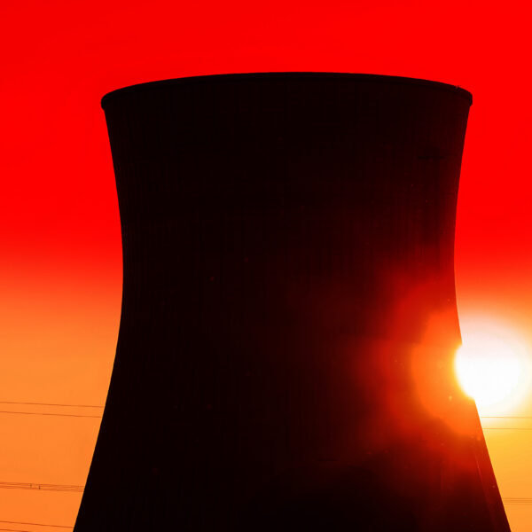 Huge Study Finds Living Near Nuclear Plants Linked With Cancer Deaths