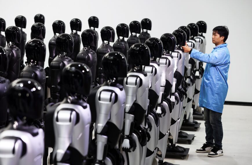 Trade Unions Alarmed by Robots Designed to Do Blue Collar Work