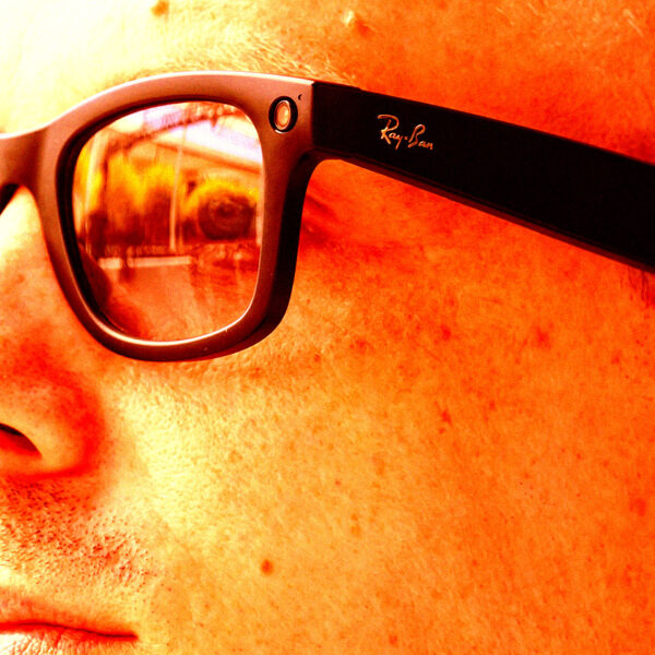 Man Caught Using Smart Glasses to Get Advice&hellip;