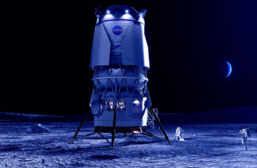 NASA Has No Plan to Rescue Lunar Astronauts in Case of Emergency