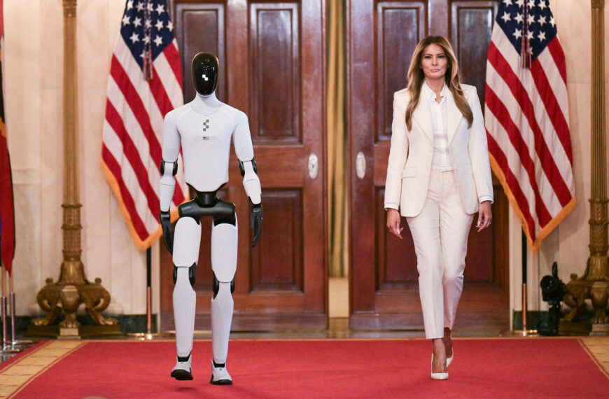 Surreal Footage Shows Melania Trump Walking Into White House Summit With Humanoid Robot