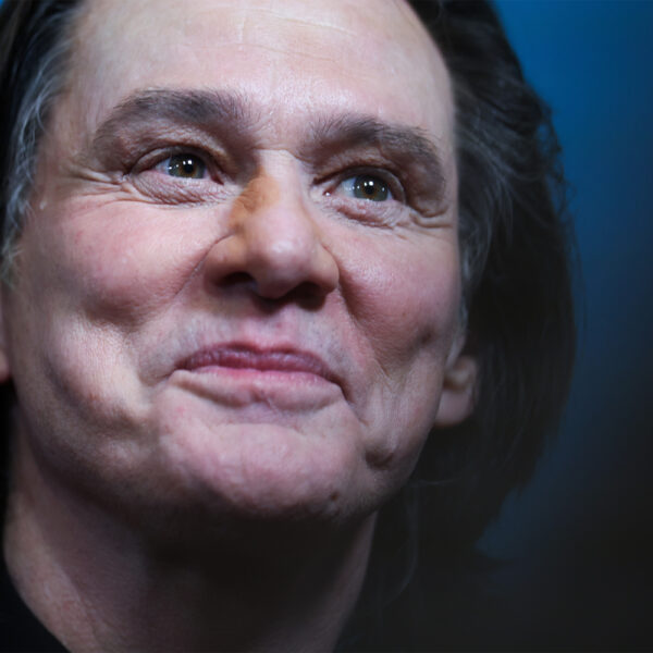 Famed Plastic Surgeon Weighs in on Jim Carrey’s Face