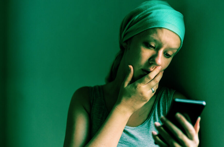 AI Chatbots Telling Cancer Patients to Try Useless Woo-Woo Treatments Instead of Chemotherapy