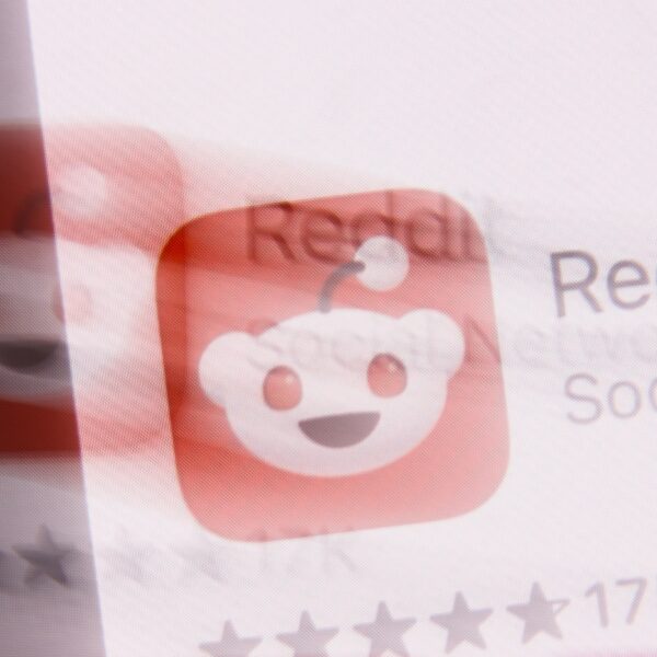 How to Get Rid of Reddit’s Giant App-Shilling Popup That Breaks Its Entire Mobile Site
