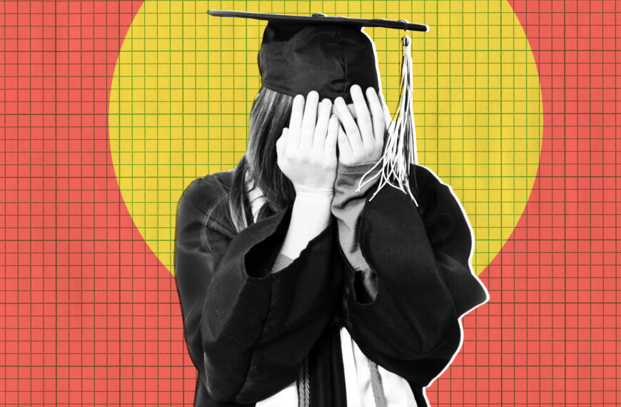 Students Boo and Jeer as AI Name-Reader Flops Spectacularly at College Graduation Ceremony