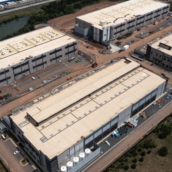 In Irony-Soaked Incident, Amazon Data Center Shuts Down Due to High Temperatures