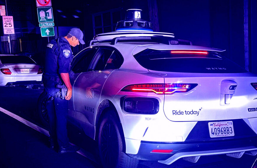 AV Companies Might be in Trouble Now As Cops Start Ticketing Driverless Cars