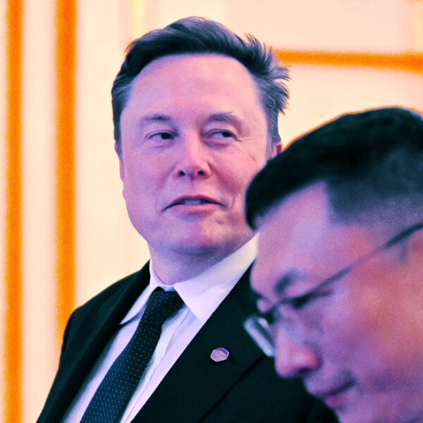 Elon Musk’s Ex Says He Bragged About 10,000 Lasers in Orbit That Are “Not a Piece They’ll See on the Chess Board”