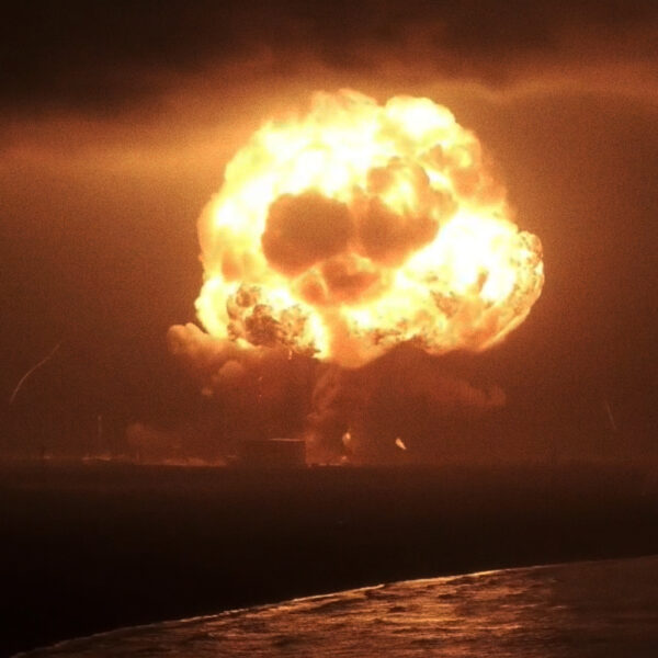 Jeff Bezos’ Rocket Explodes Into Mushroom Cloud, Dealing&hellip;