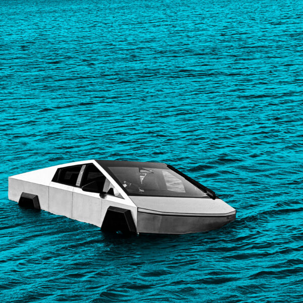 Man Drives Cybertruck Into Lake to Test Elon Musk’s “Boat” Claims, and It Went About as Well as You’d Guess