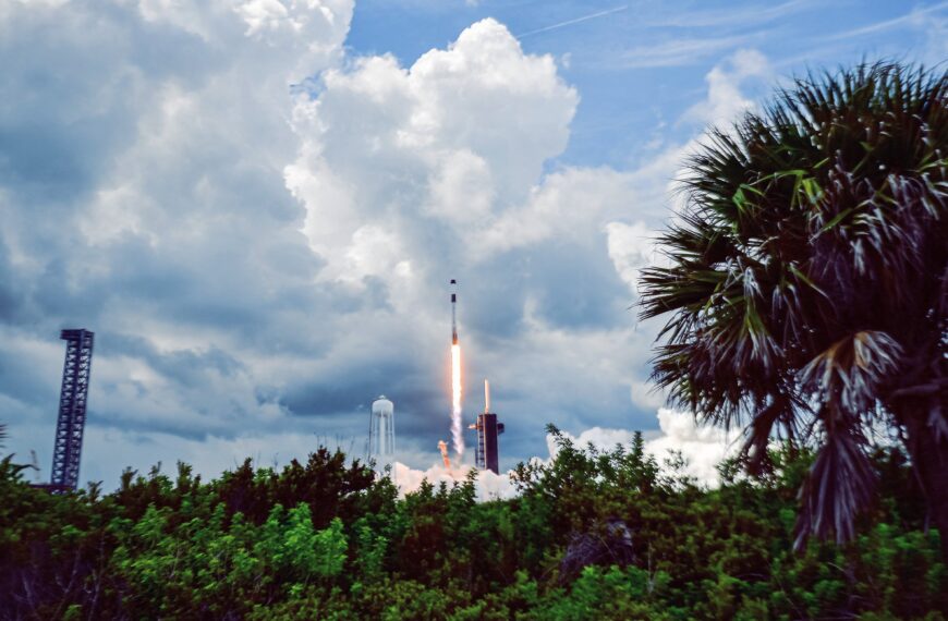 Eighty Residents Sue SpaceX, Saying Elon Musk’s Constant Rocket Launches Are Literally Destroying Their Homes