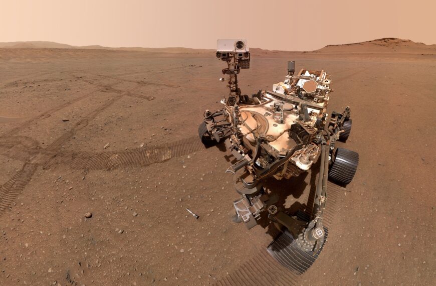 NASA Rover Finds “Complex Organic Matter” on Mars