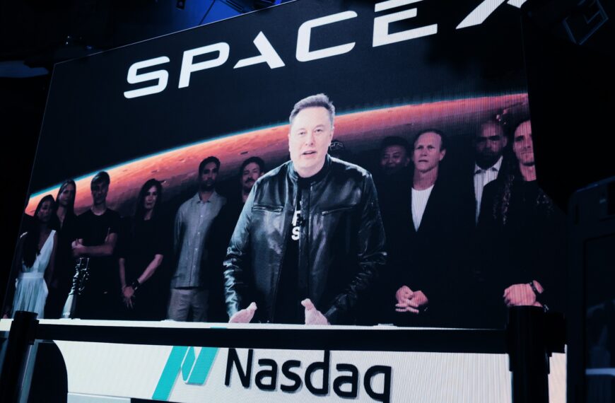 SpaceX Stock Has Now Started to Fall
