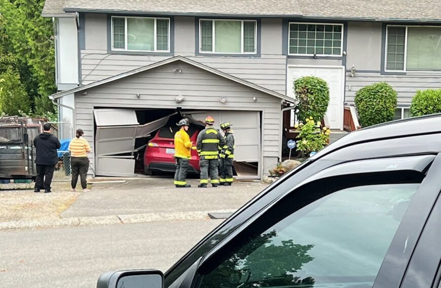 Tesla on Autopilot Smashes Straight Through Garage Door, Driver Says