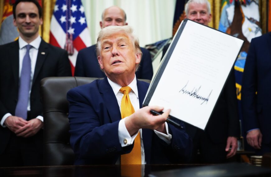 Trump Orders Construction of Powerful Quantum Computer
