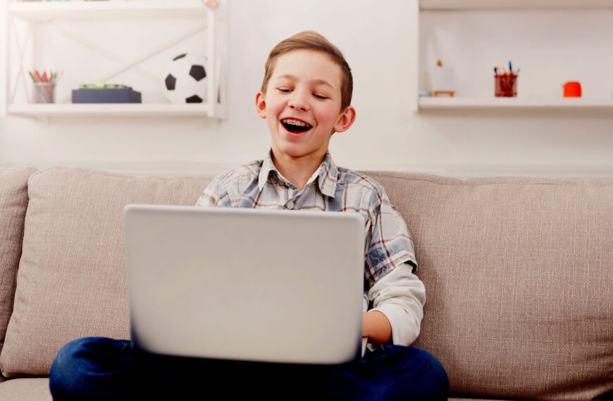 Scientists Gave 12-Year-Olds Access to an AI Tutor and You Probably Already Know What They Did With It