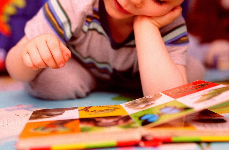Parents Horrified as Boomer Mawmaws Gift Children Blatant AI Slop Picture Books