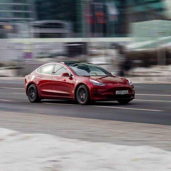 Journalist Alarmed When His Tesla Running FSD Tries to Veer Off Highway and Plunge Into a Ditch