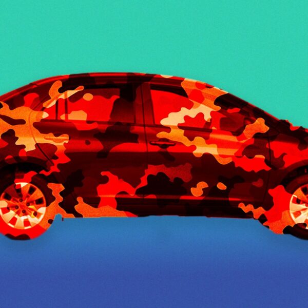 Man Covers Car in Special Wrap That Breaks&hellip;