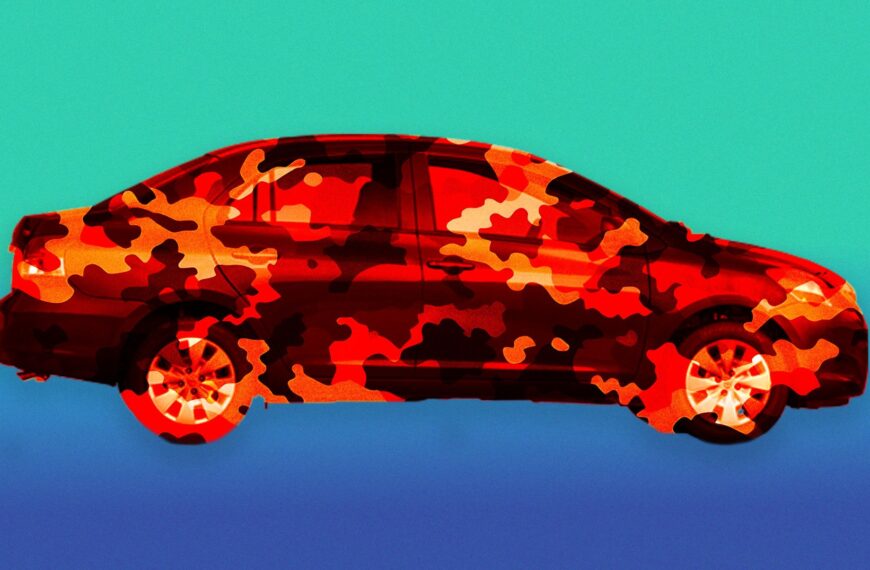 Man Covers Car in Special Wrap That Breaks Flock Cameras’ Electronic Brains