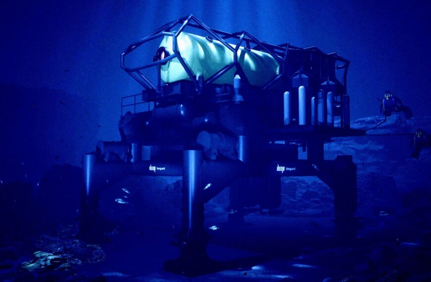Startup Unveils Underwater Living Chamber for Human Dwellers