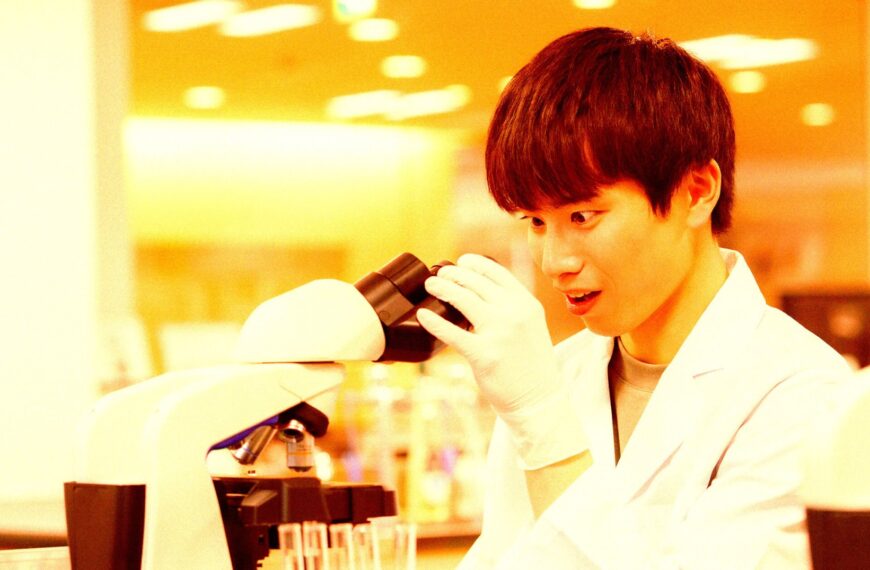 33 Students Treated for Deadly Bacteria Exposure When Classroom Experiment Goes Horribly Wrong