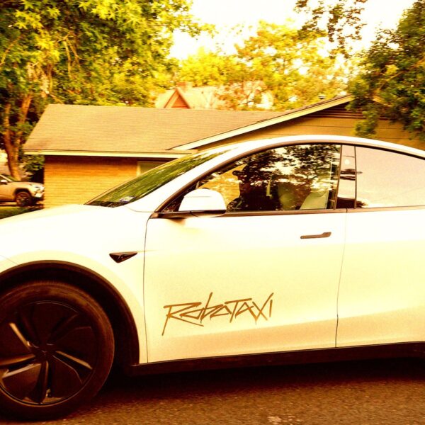 Tesla “Ambassador” Melts Down Over “Horrible” Robotaxi Ride,&hellip;