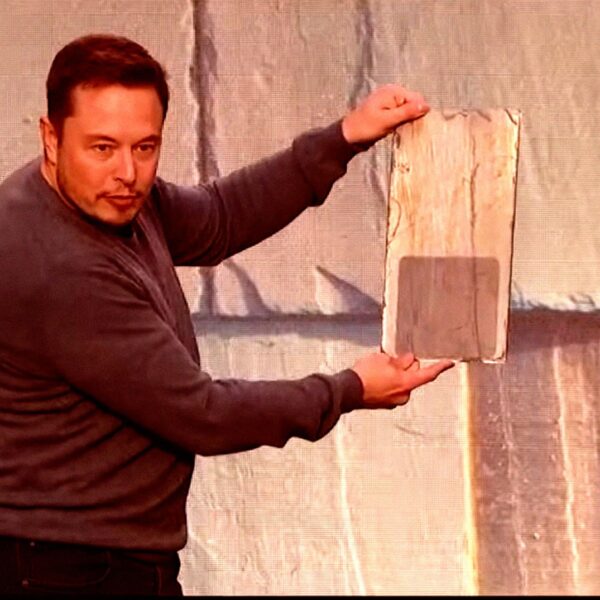 Tesla Is Giving Up on Solar Roof Tiles&hellip;