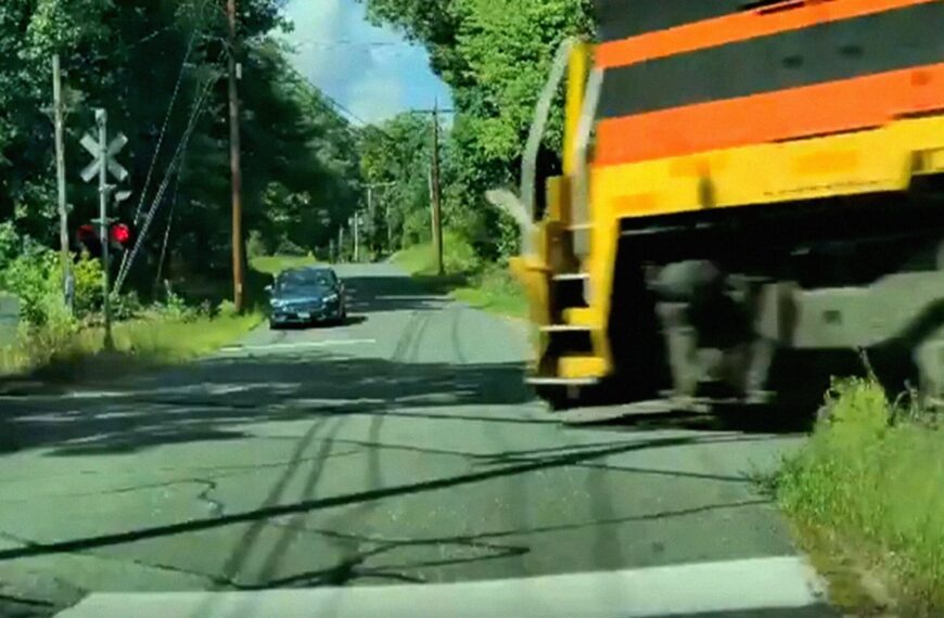 Teslas Are Still Driving Into Oncoming Freight Trains