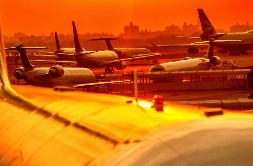 Hundreds of Flights Grounded Across the Eastern Seaboard as Government Rolls Out AI Air Traffic Control System