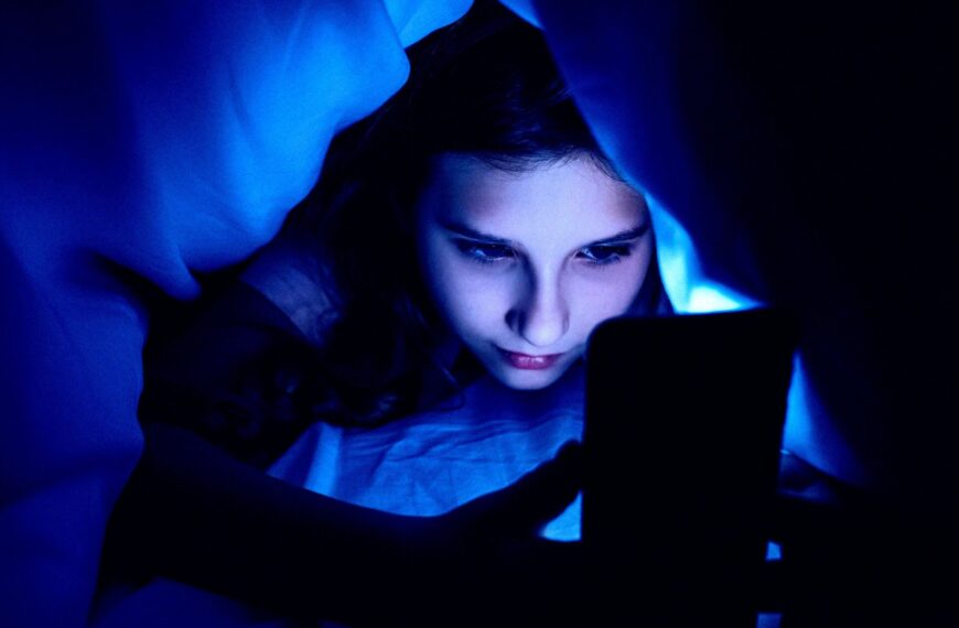 Former Google Exec Warns That AI Could Be Causing Terrible Harm to Minors, Even Worse Than Social Media