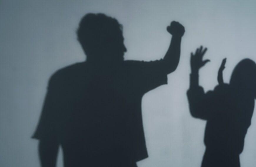 Private List Warns Woman of “Over a Hundred” Allegedly Predatory Men in Silicon Valley