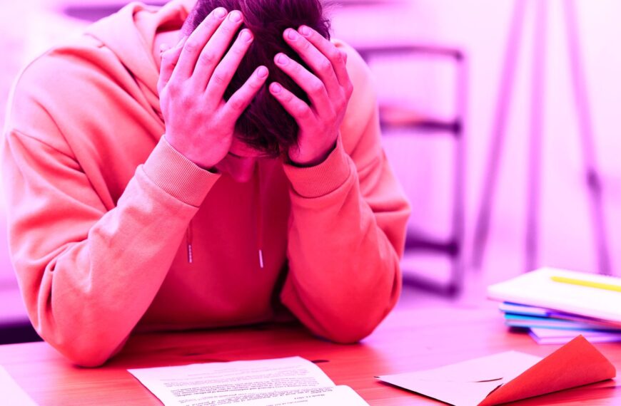 MIT Report Finds That AI Is Leading to “Cognitive Surrender” Among Students