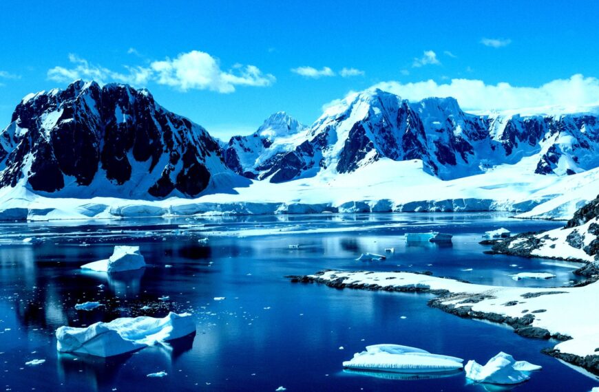 Scientists Say They’ve Found Remnants of Huge Life-Giving Continent Beneath Antarctica