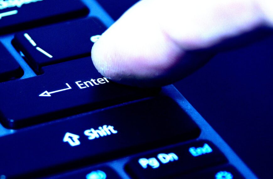 Software Engineer Says AI Is Causing Chaos Among Coders Who Now Just “Press Enter” All Day, Have Stopped Thinking or Understanding Software