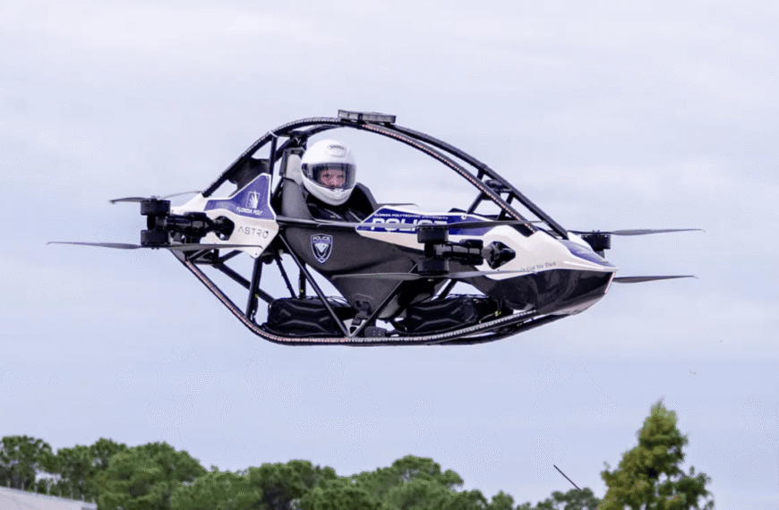 Florida Police Show Off Incredibly Tiny and Goofy Quadcopter That Fits Exactly One Cop at a Time