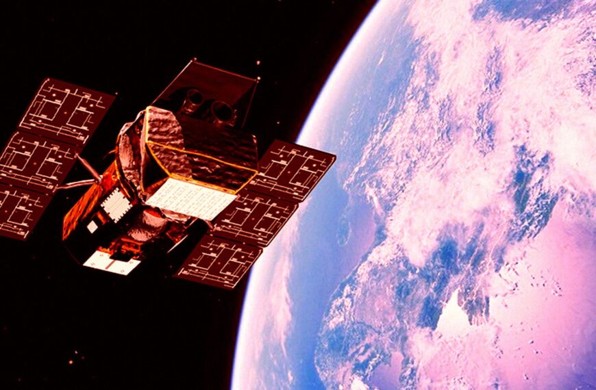 NASA Telescope Careening Down to Earth After Failed Rescue Mission